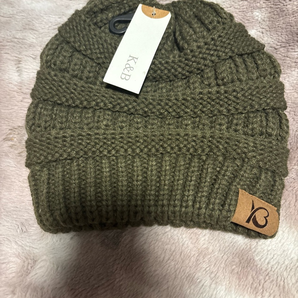Olive cable Knit Beanie Skull Hat Cap Ribbed Chunky Adult Size OSFM NWT